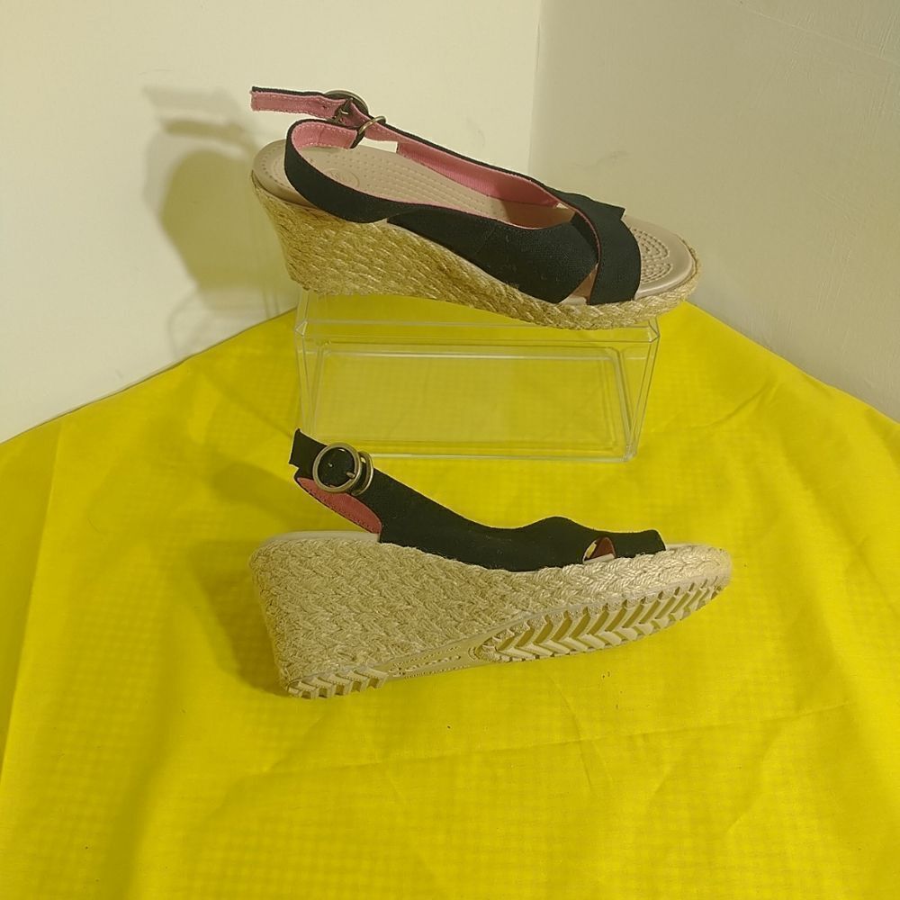 CROCS A-Leigh Black Slingback Espadrille Platform Wedge Sandals Women’s SZ 7.
